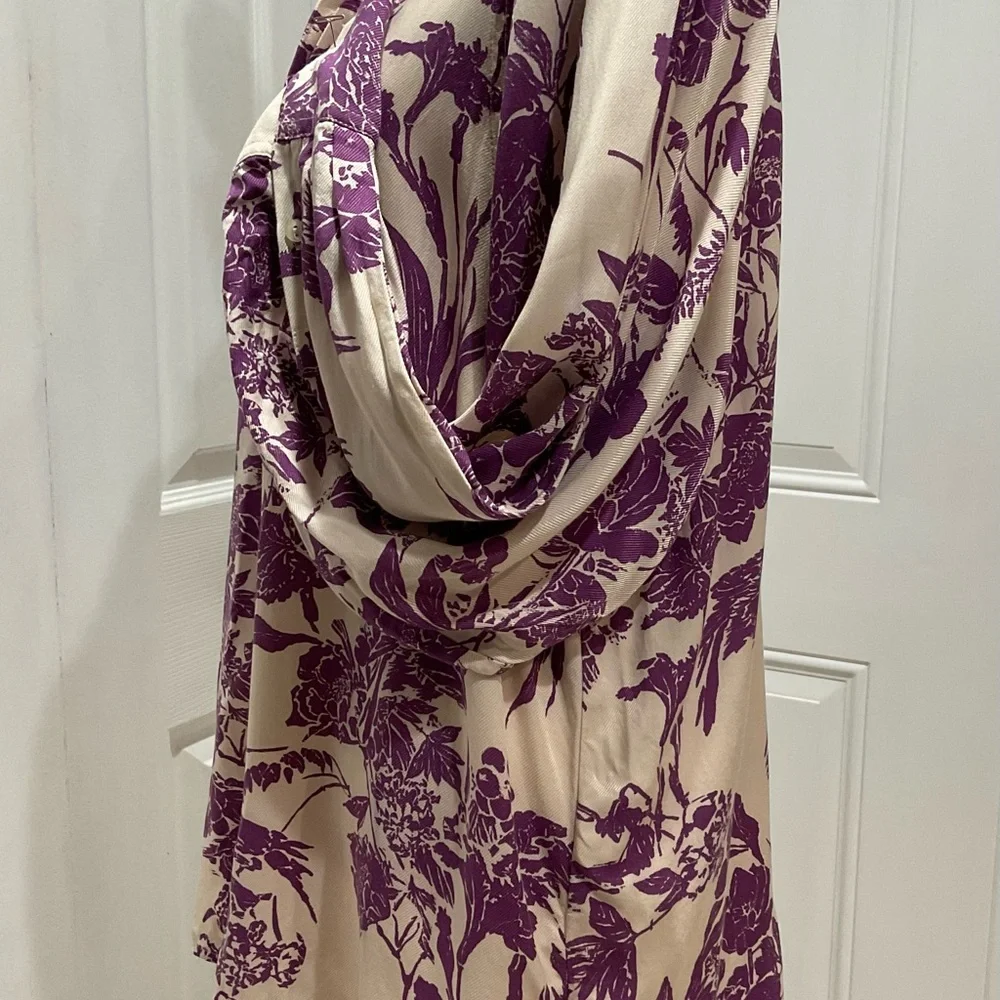 🌱H&M Long Back Butterfly Cuffed Sleeves Hidden Front Buttons Top, Size 6 - Picture 4 of 8